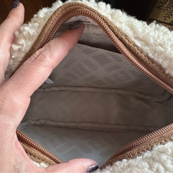 New - UGG Janey II Sherpa Cream Crossbody Bag! - Picture 12 of 13